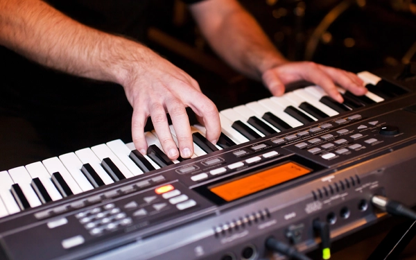 Comprehensive Keyboard Course for Beginners